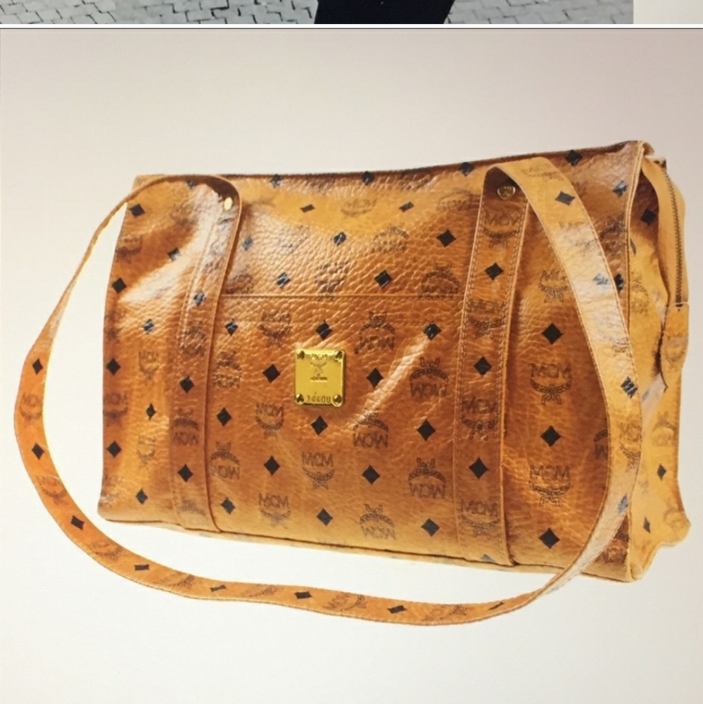 💯 MCM Logo Monogrammed Larry Toye BAG